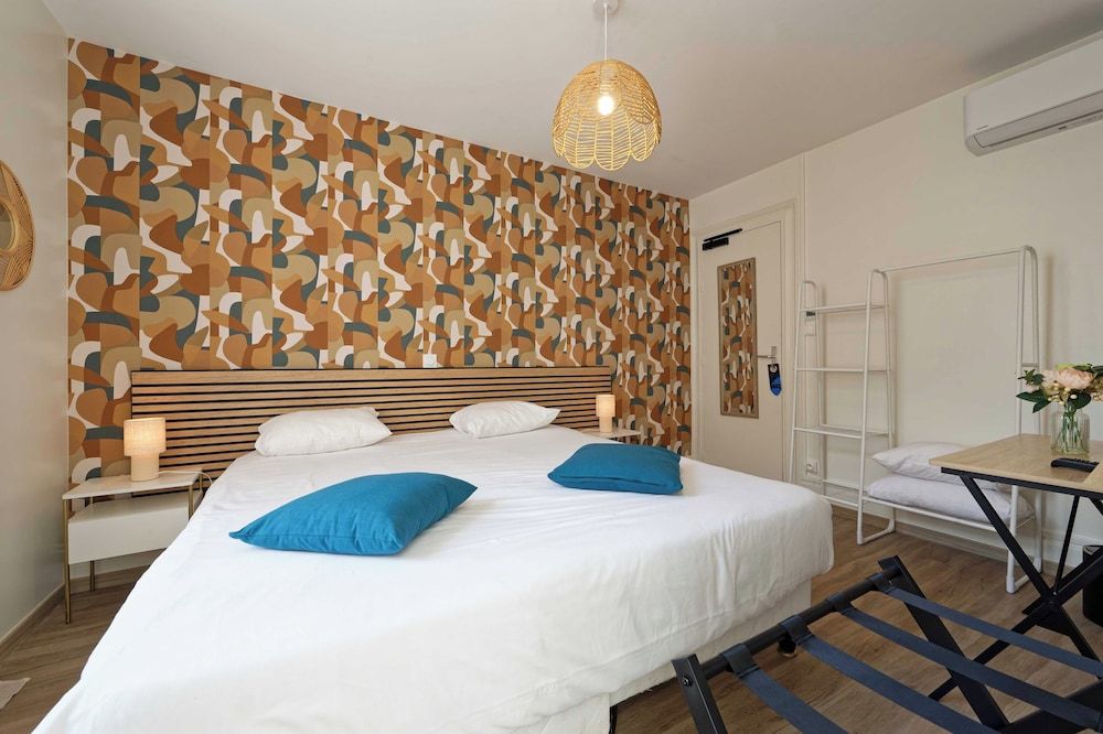 Hôtel le Terminus et son restaurant Côte à Côte.