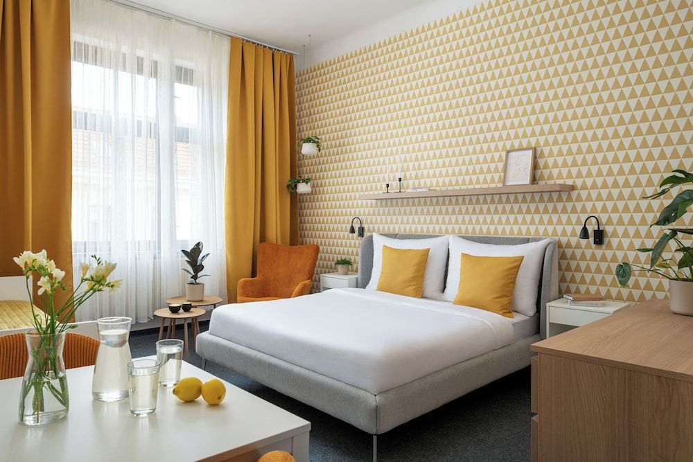 Riverside Hotel by Goodnite cz.