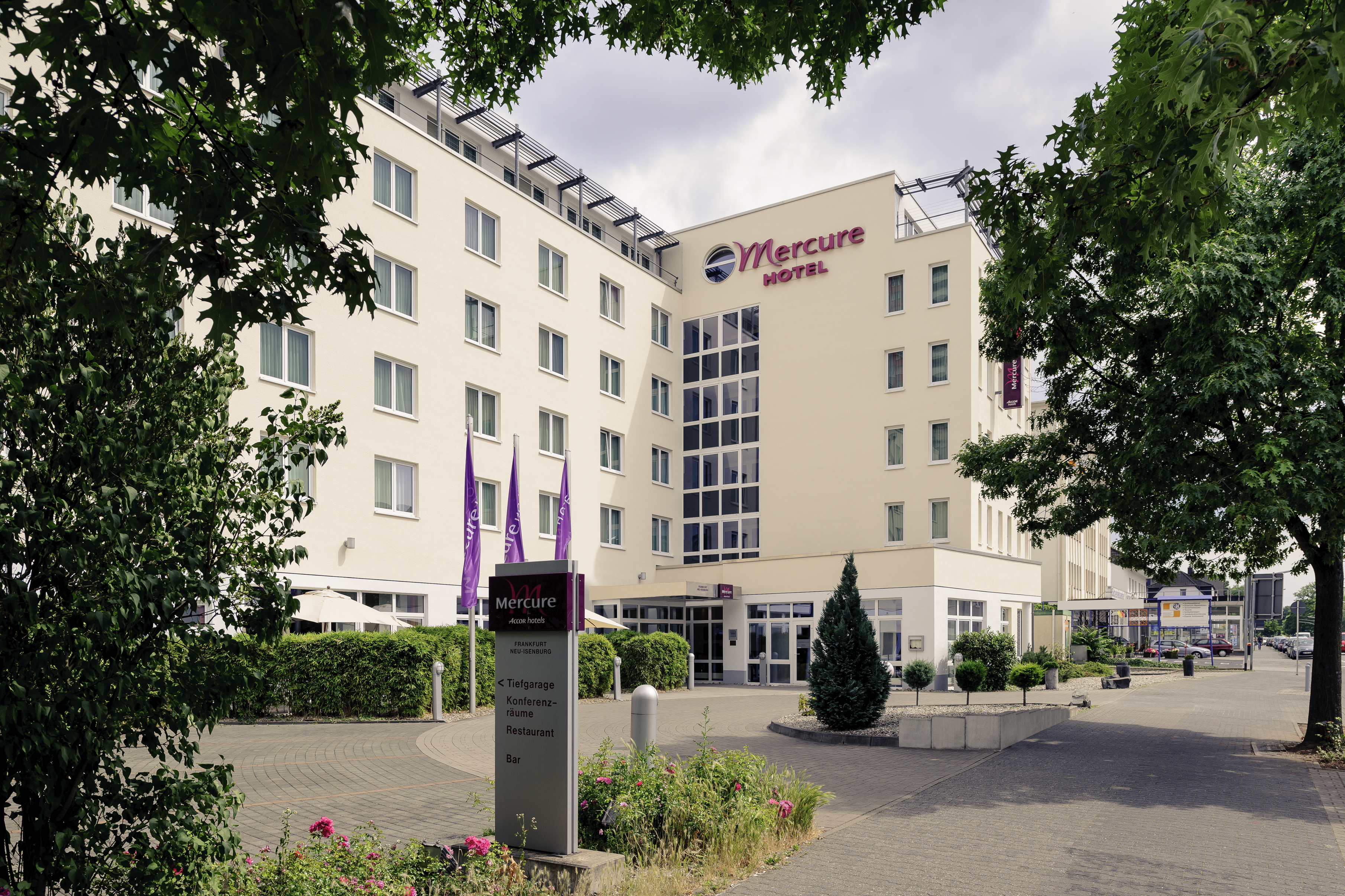 Mercure Frankfurt Airport Hotel Neu-Isenburg <br/>60.00 ew <br/> <a href='http://vakantieoplossing.nl/outpage/?id=a9cec773a509d8fcccd7886827e42a11' target='_blank'>View Details</a>