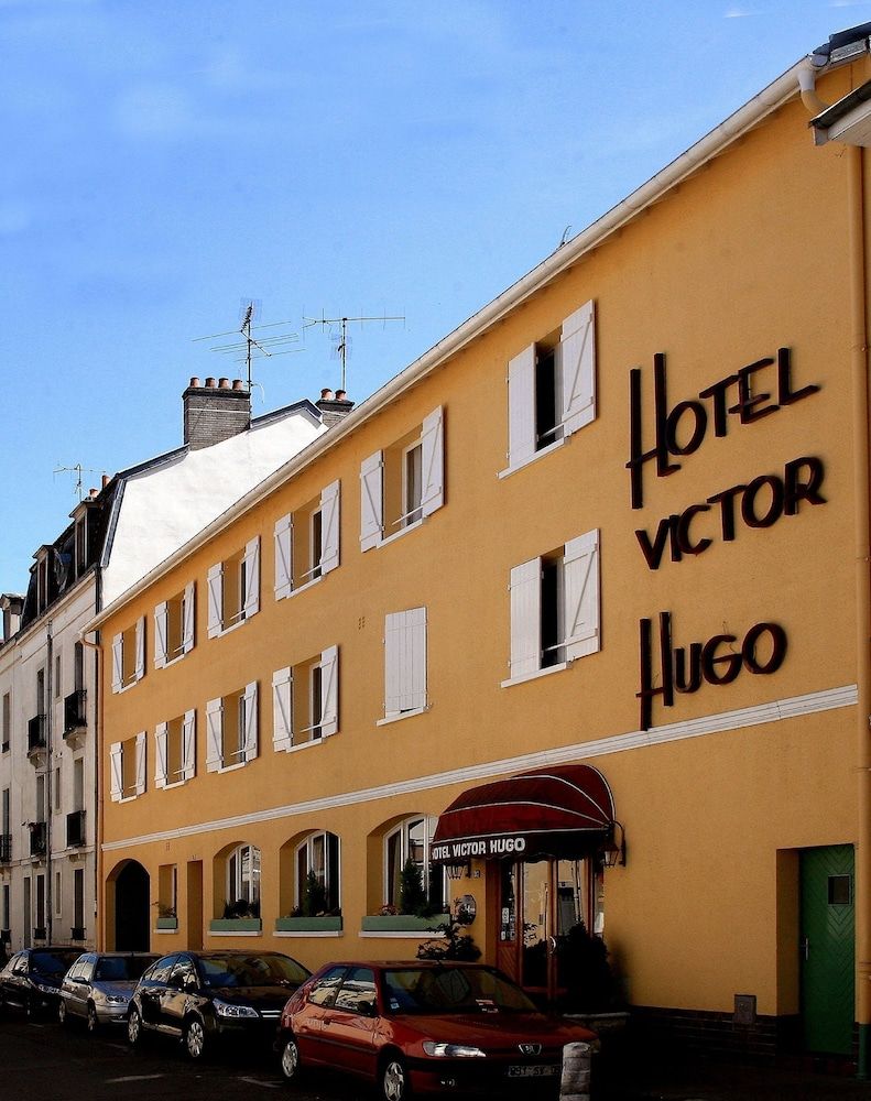 Hotel Victor Hugo.