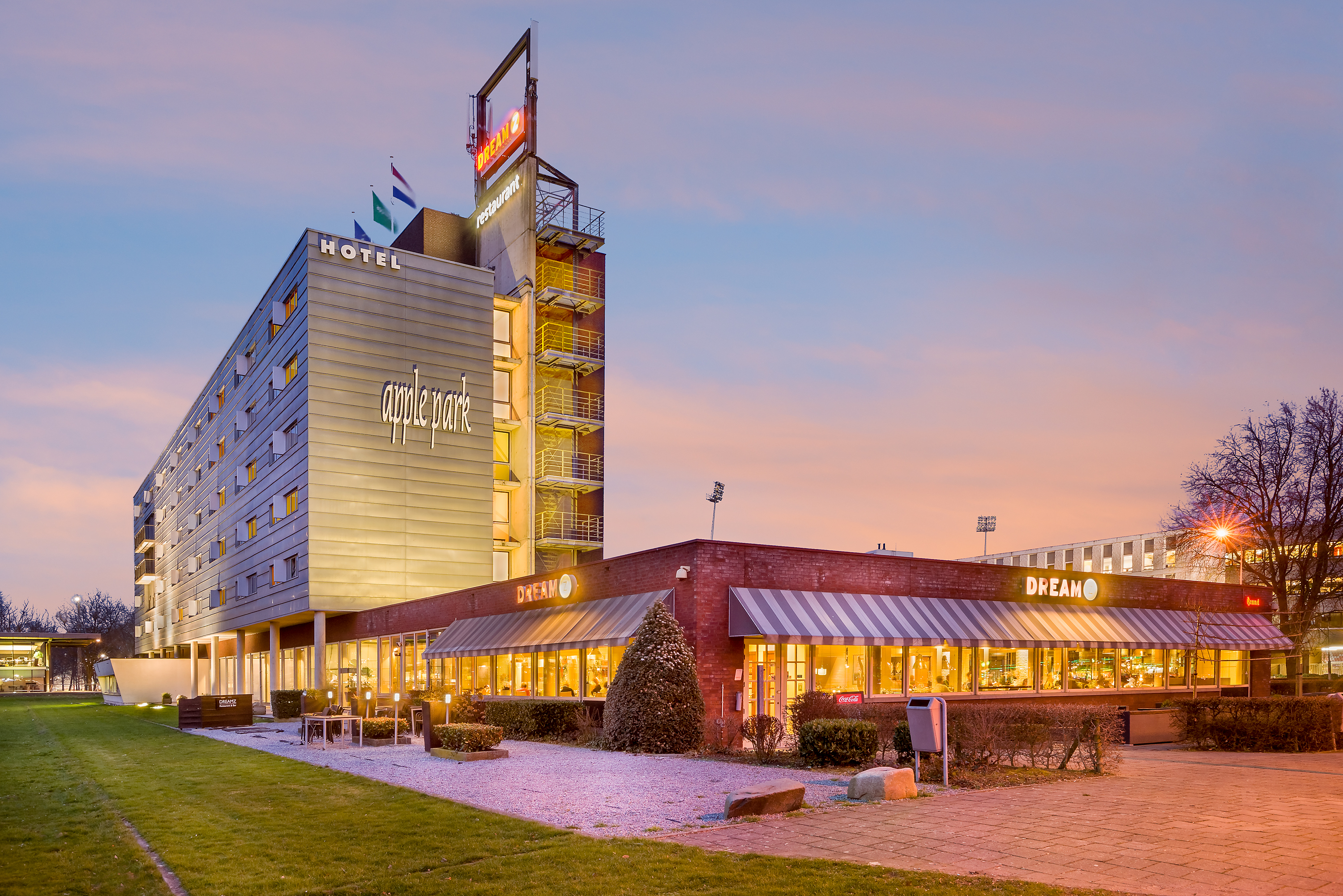 Select Hotel Apple Park Maastricht <br/>59.00 ew <br/> <a href='http://vakantieoplossing.nl/outpage/?id=462d6b9d16dfe492cfd688b4065af2f1' target='_blank'>View Details</a>
