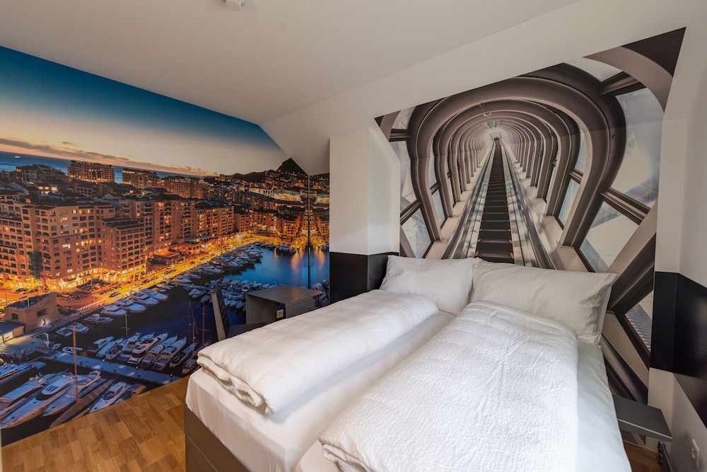 BS16 HOTEL