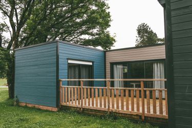 6-Personen Ferienhaus Modernly furnished cottage with beautiful terrace by a lake