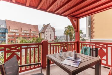 4-Personen Ferienwohnung - 1 bedroom - Terrace - Port view - Harbor buildings