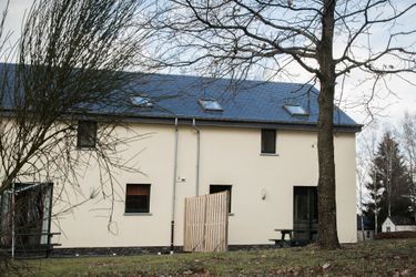6-persoons bungalow Comfortable bungalow with a terrace located in the Ourthedal