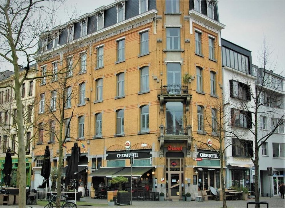 SLEEP INN ANTWERP - Flats & Suites.