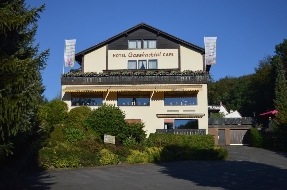 Hotel Gassbachtal & Nibelungen Café