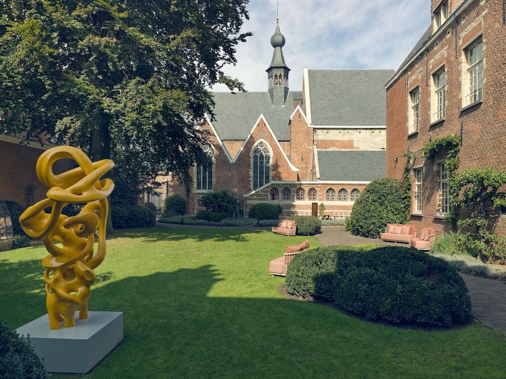 Botanic Sanctuary Antwerp Wellness Retreat