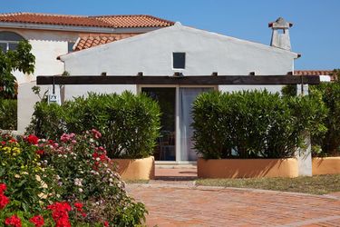 6-persoons bungalow Well-kept apartment with two bedrooms not far from the sea