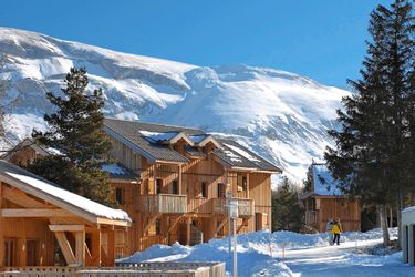 4-persoons bungalow Wooden apartment in family friendly and sunny Superdevoluy