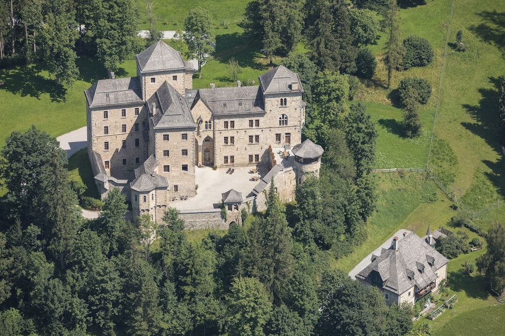 Schloss Fischhorn am See.