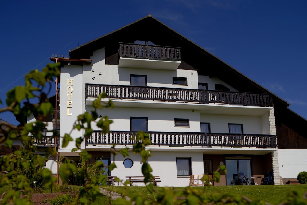 Garni Hotel & Ferienwohnungen Seeschlößchen