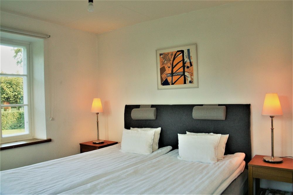 Hoby Gård Bed & Breakfast