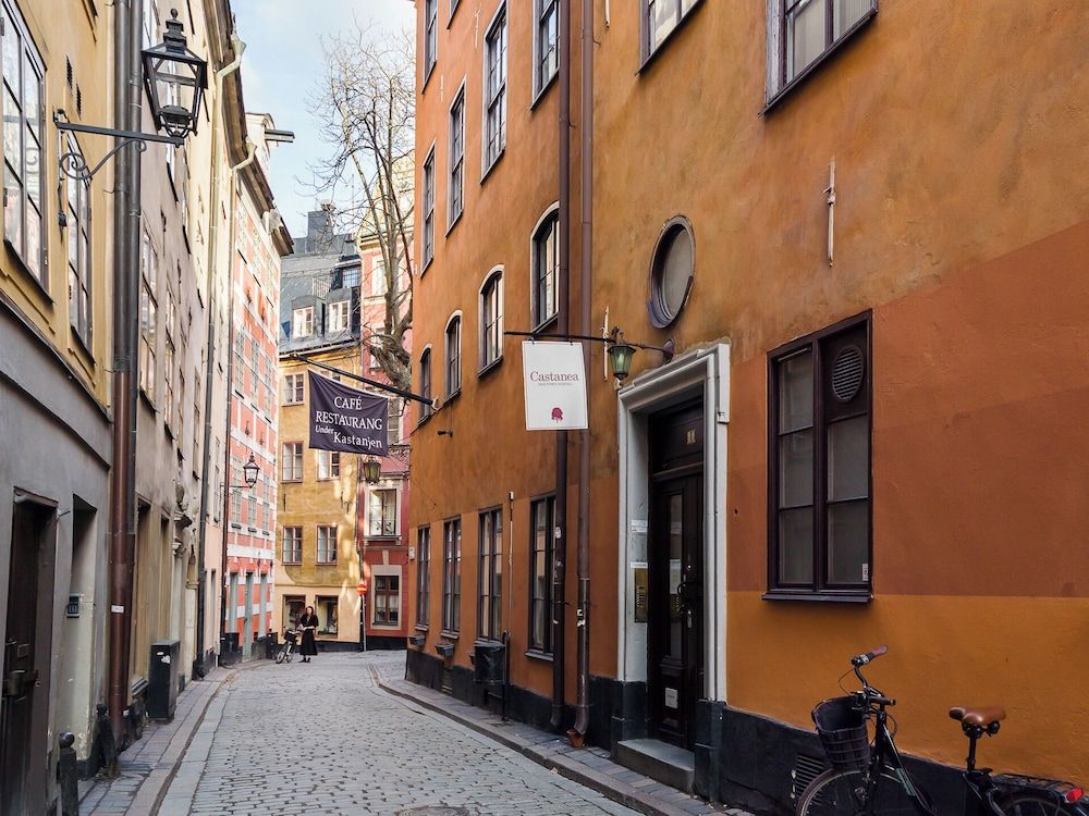 Castanea Old Town Hostel.