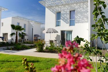 6-persoons bungalow Comfortable apartment near the sandy beach of Rochelongue