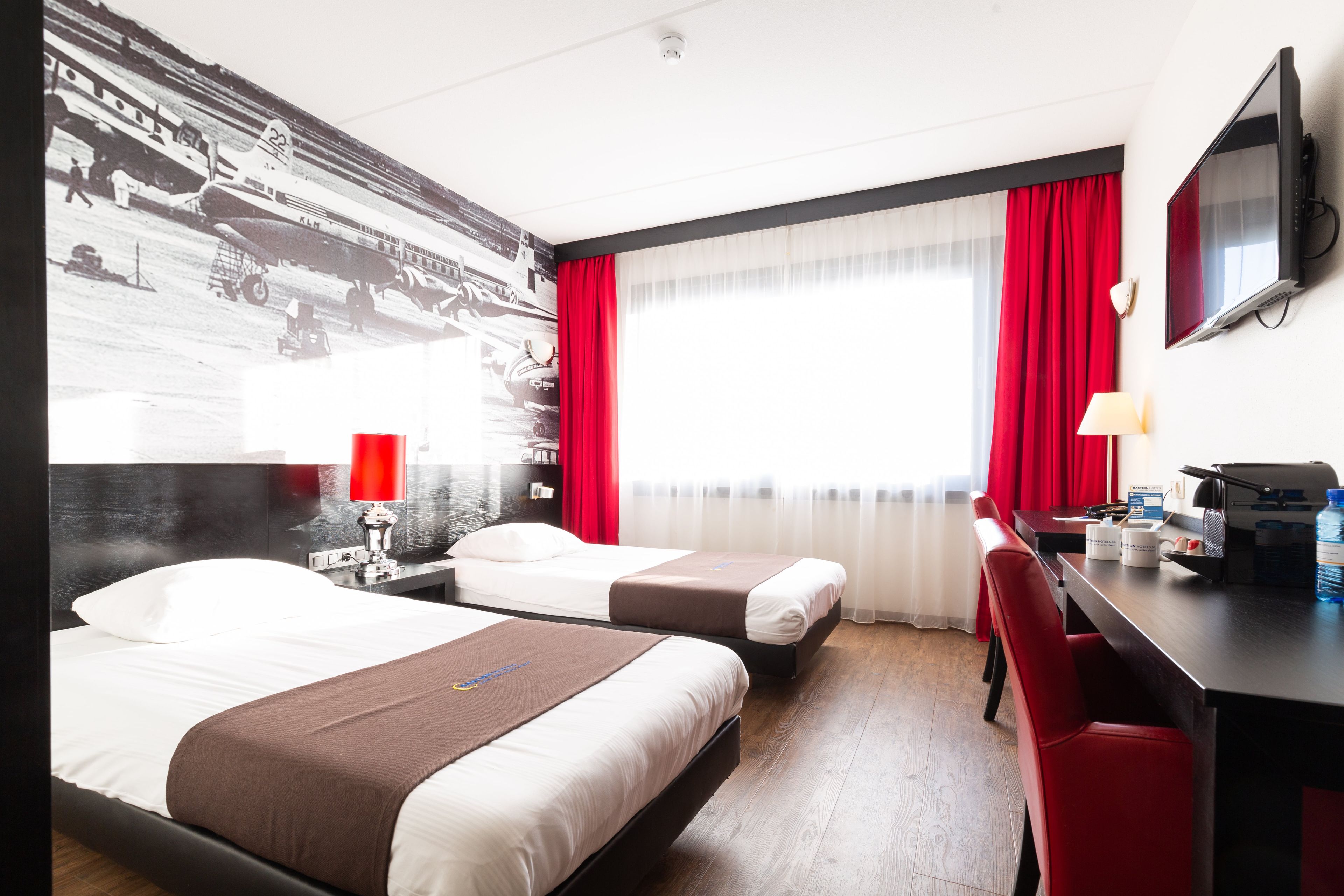 Bastion Hotel Amsterdam Airport <br/>53.00 ew <br/> <a href='http://vakantieoplossing.nl/outpage/?id=adec15c327a08b040184deadcbdb7daf' target='_blank'>View Details</a>