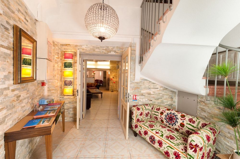 Hôtel Le Chardon Bleu.