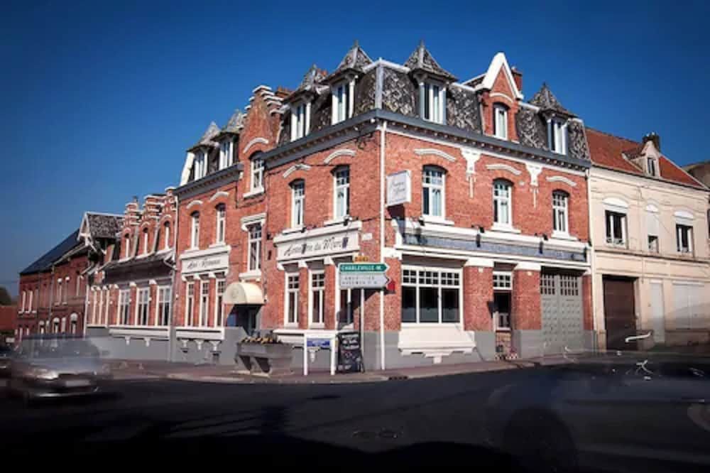 Logis Hostellerie Du Marche.