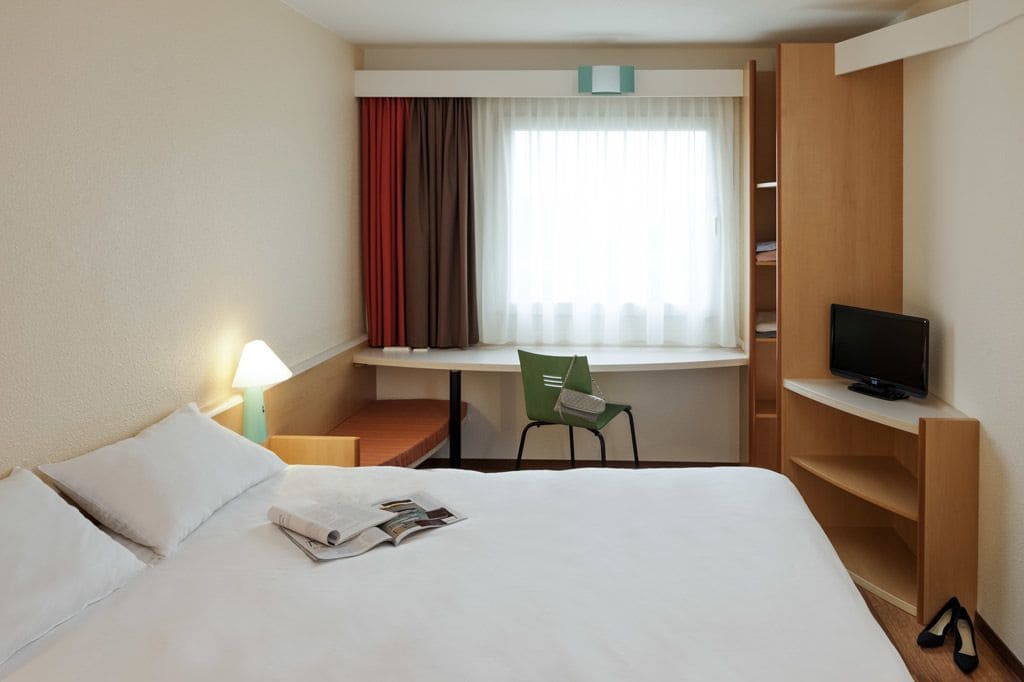 Ibis Frankfurt Airport <br/>61.11 ew <br/> <a href='http://vakantieoplossing.nl/outpage/?id=349869b75fb361a2371498d07097f0c8' target='_blank'>View Details</a>