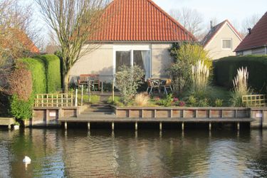 4-Personen Ferienhaus Detached bungalow with dishwasher, at the water