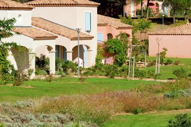 6-persoons bungalow Detached house with terrace or loggia, located in Languedoc