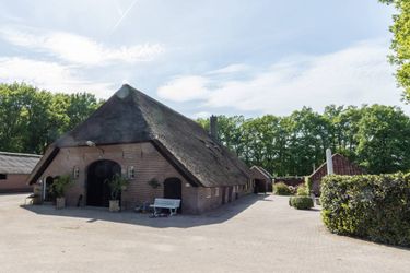 6-persoons tent HeerenBoer met aparte douche en hot tub