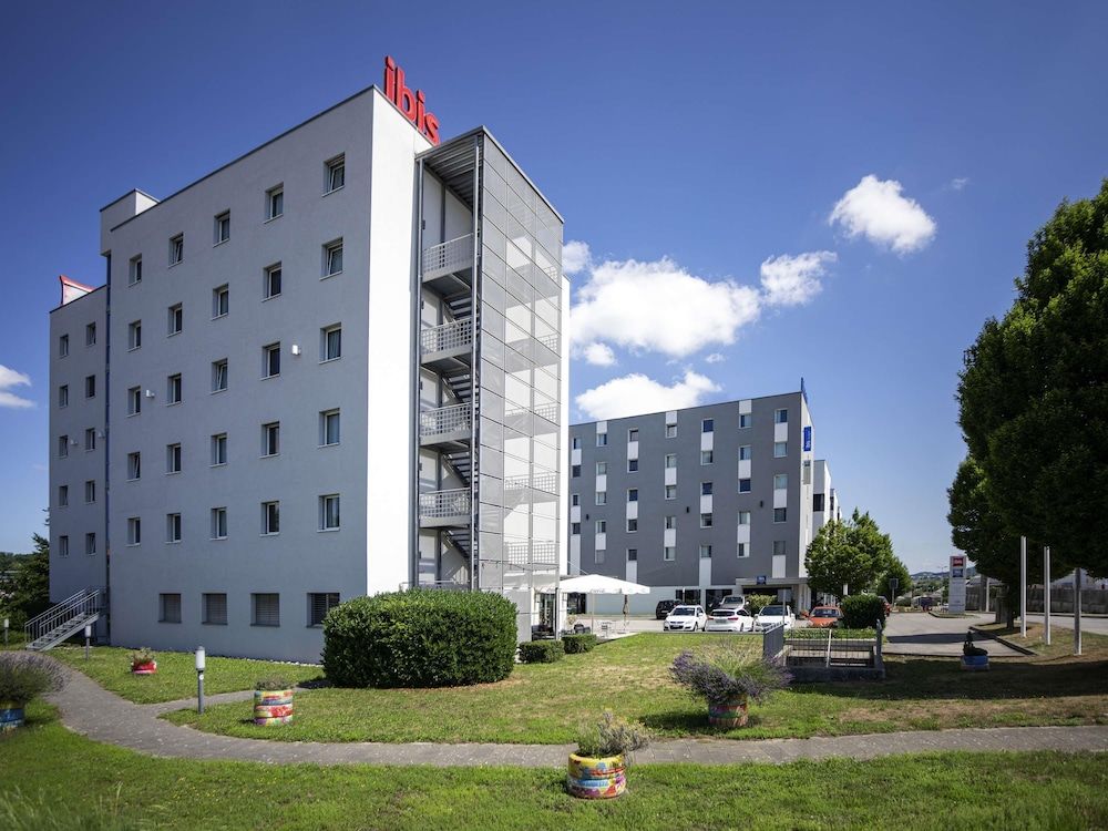 Ibis Fribourg.