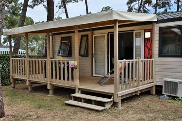 6-persoons bungalow Mobil Home Bleu Lagon Trio Confort 4 Pièces 6 Personnes Climatisé + TV