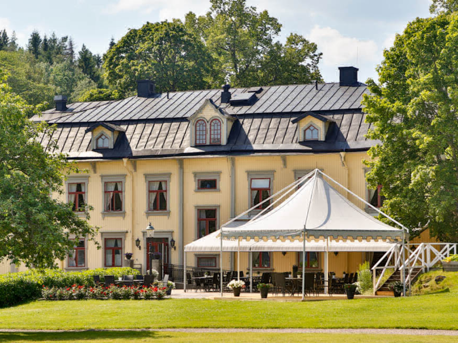 Hennickehammars Herrgård