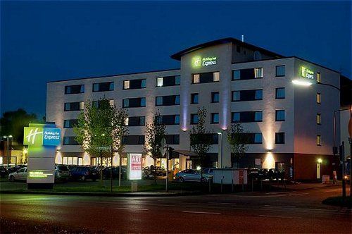 Holiday Inn Express Cologne Muelheim <br/>63.33 ew <br/> <a href='http://vakantieoplossing.nl/outpage/?id=2f216973bec96a0a588ae4c7419cbecf' target='_blank'>View Details</a>