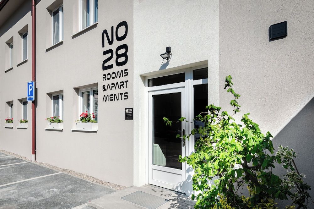 No. 28 Rooms & Apartments.