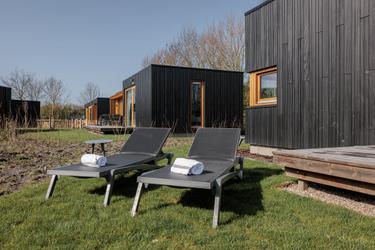 6-person Lodge