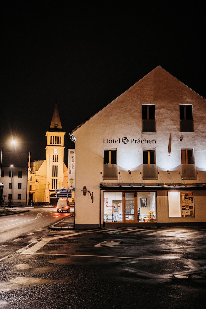 Hotel Práche?