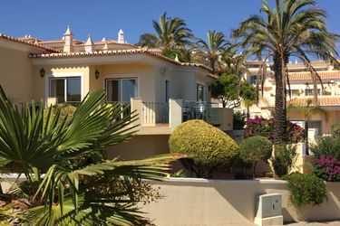 4-persoons bungalow Comfortable accommodation with AC, 500 m. from the beach