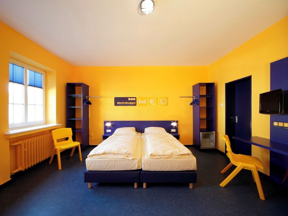 Bed'nBudget Expo-Hostel Rooms.