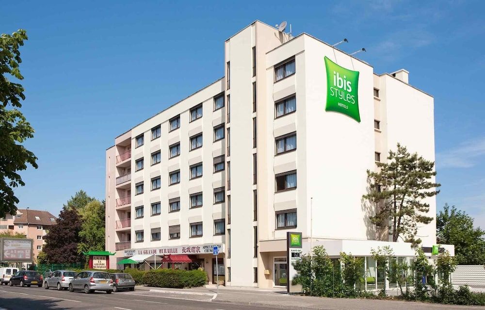 Ibis Styles Annemasse Genève.