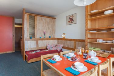 4-person Studio 14C