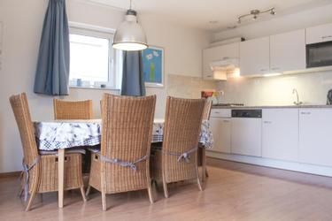 6-person holiday house HLI103