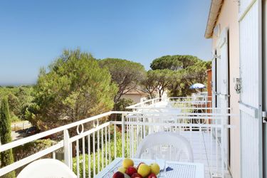 9-persoons bungalow Comfortable apartment with a dishwasher, beach at 2.5 km.