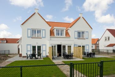 13-person group accommodation GB13