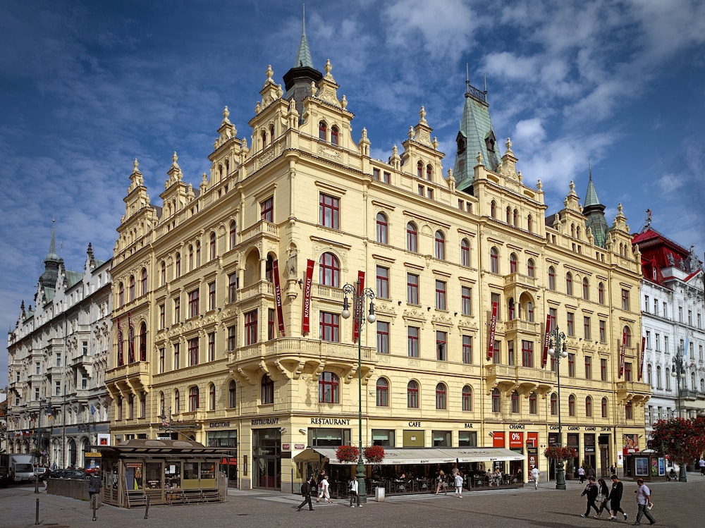 Hotel Kings Court