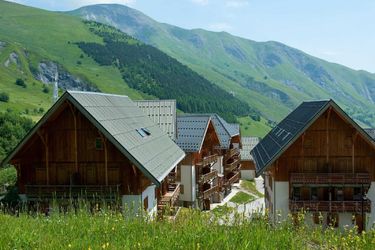 6-persoons bungalow Well-kept apartment in les Sybelles with 310 km. of slopes