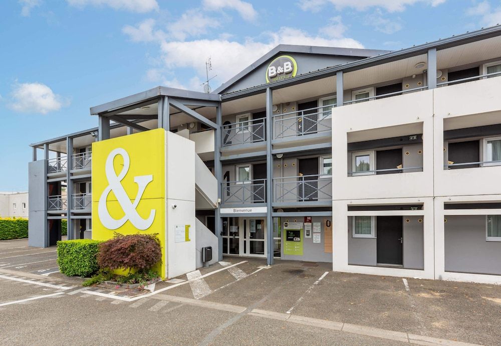 B&B HOTEL CHARTRES Le Forum (1)