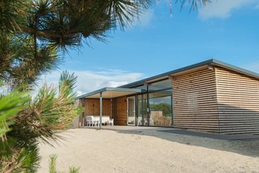 4-Personen Ferienhaus Comfortable lodge with dishwasher, at 900 m. from the beach