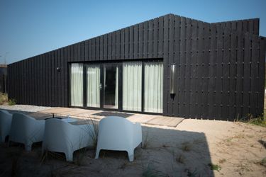 6-persoons bungalow Modern lodge with dishwasher, 100 m from the beach