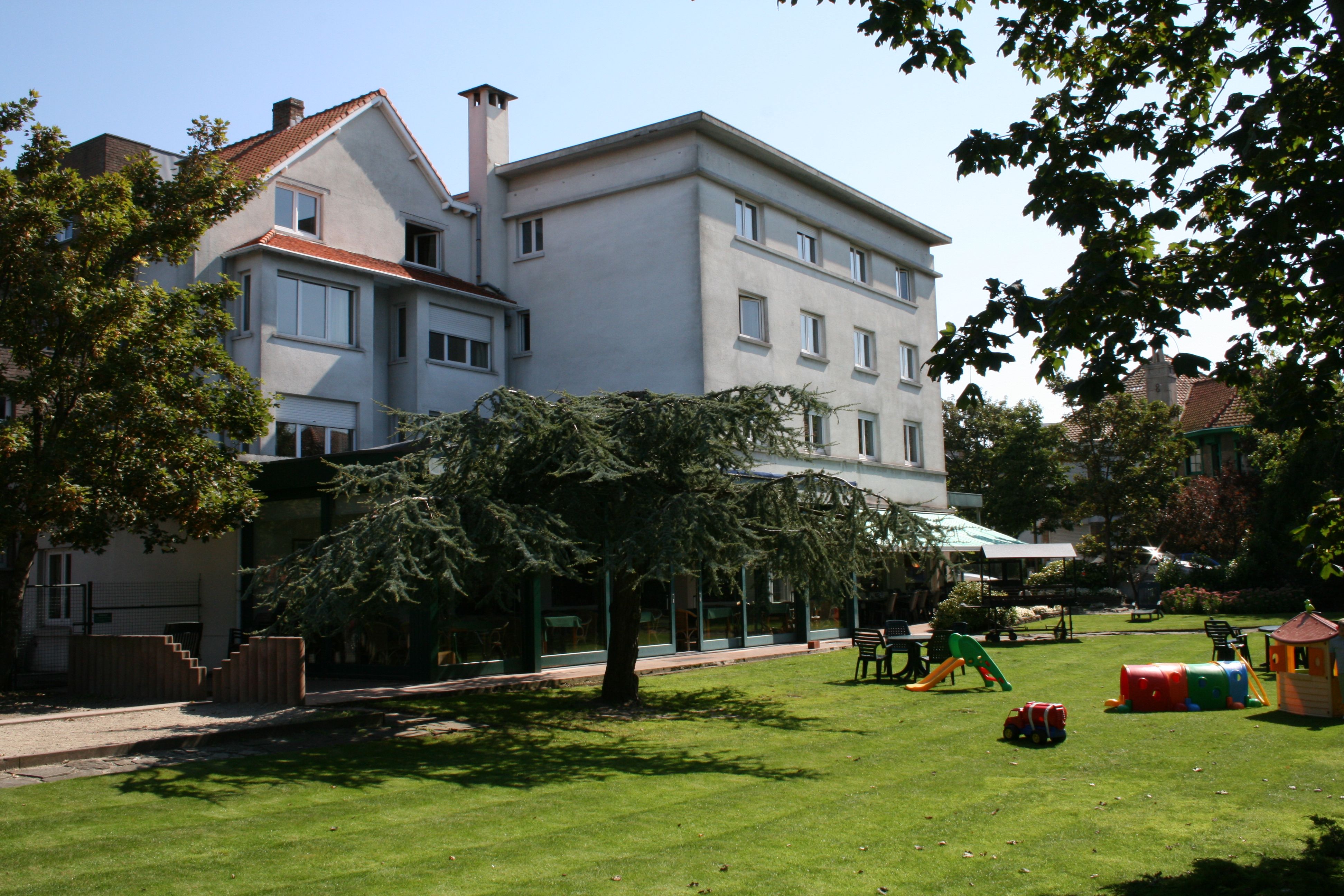 Parkhotel De Panne <br/>84.00 ew <br/> <a href='http://vakantieoplossing.nl/outpage/?id=1dc976c19d591eb48330d133f879e195' target='_blank'>View Details</a>