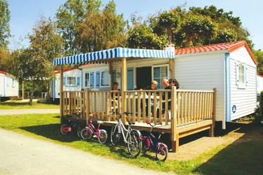 6-persoons Stacaravan 3 Rooms 4/6 Persons + TV (max 4 adults)