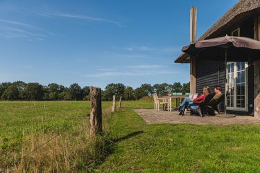 4-persoons bungalow Authentic haystack in Wierden with a terrace